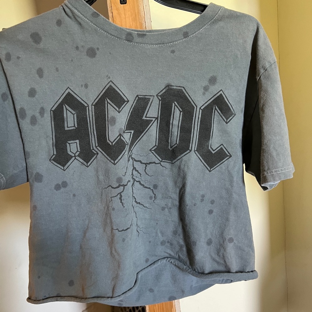 💛🦢5 FOR $10!!! 🦢💛 AC/DC Crop tee - Picture 1 of 2